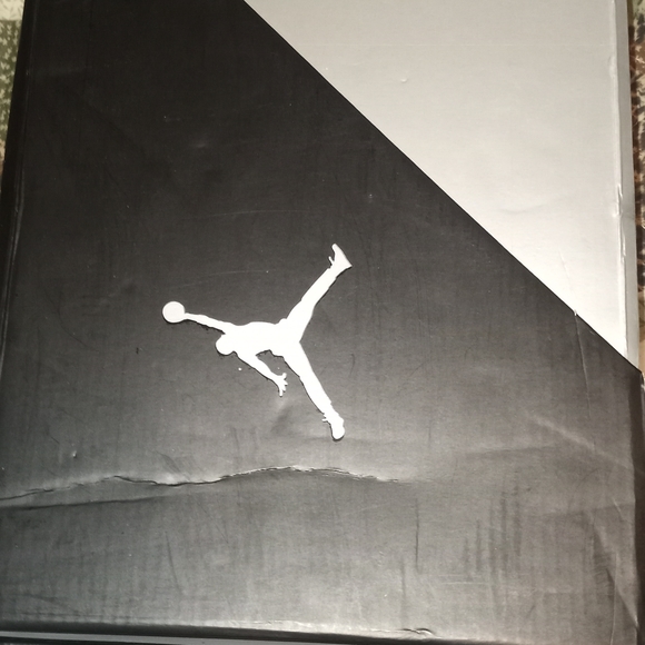 Jordan Jubilee 11s & white legend blue 11s - Picture 3 of 10